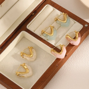 Heart Shape Resin Metal Hoop Earrings Minimalist Geometric V Design Lightweight Jewelry For Women Commuter Style