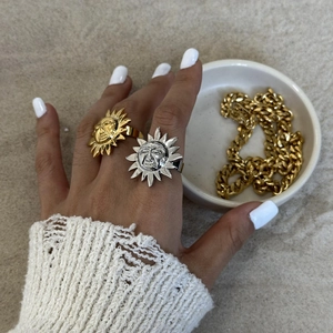 Exaggerated stainless steel sunflower sun face rings and gold curb chain necklace set