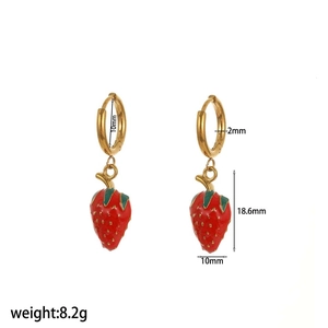 Pastel strawberry hoop earrings in red enamel and gold steel with size dimensions