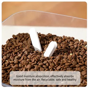 Reusable diatomite desiccant strips for pet food moisture absorption and health