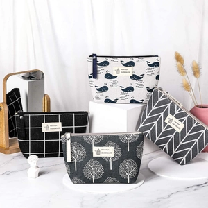 Canvas Makeup Bag Large Capacity Toiletry Pouch Portable Travel Wash Bag Geometric Printed Zipper Storage Case