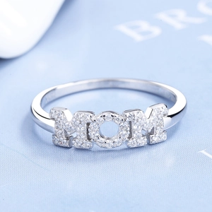S925 sterling silver ring with MOM letter design and sparkling cubic zirconia stones