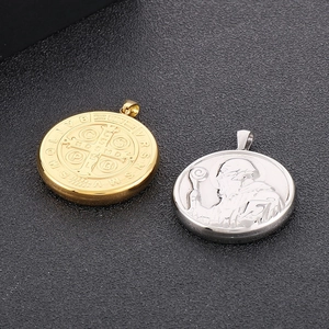 Pendentif Médaille Saint Benoît Acier Inoxydable Rond Croix Exorciste Charme Religieux Rétro Hip Hop Pour Hommes Femmes