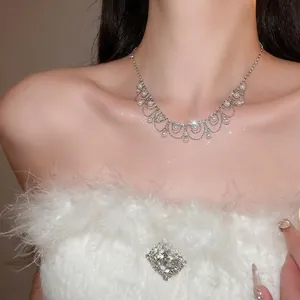 Luxury silver fringe necklace with pearls and rhinestones in elegant court style