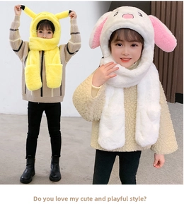 Plush 3-in-1 children's hood scarf with animal ears and pockets in yellow and white