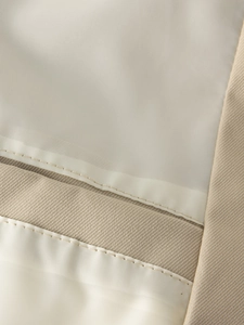 Herren Freizeitjacke mit Baseballkragen in Off-White und Details der Innenfutternaht
