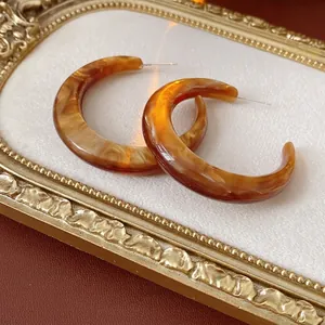 Vintage C-Shaped Hoop Earrings For Women Resin Tortoise Shell Pattern With Silver Earring Post Retro Minimalist Style