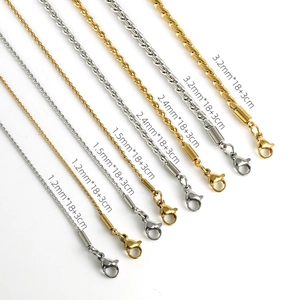 Détail de chaînes en acier inoxydable or et argent, largeurs assorties de 1,2 mm à 3,2 mm