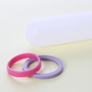 White 23cm non-stick PP rolling pin for cake fondant with pink and purple silicone rings