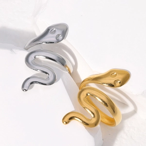 Snake shaped adjustable stainless steel open rings in gold and silver finish