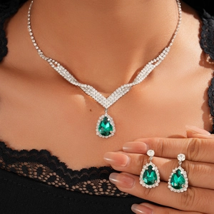 Vintage Waterdrop Pendant Necklace And Earrings Copper Rhinestone V Shaped Formal Luxury Jewelry For Women