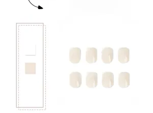 Detailansicht von Nude-Press-on-Nägeln mit weißen französischen V-Tips und Strass