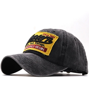Berretto da baseball in cotone grigio scuro lavato con toppa Western gialla ricamata