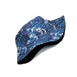 Reversible bucket hat with wave and crane pattern, navy blue cotton fabric for sun protection