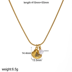 Detailed size specifications for shell pendant necklace with pearl and gold chain