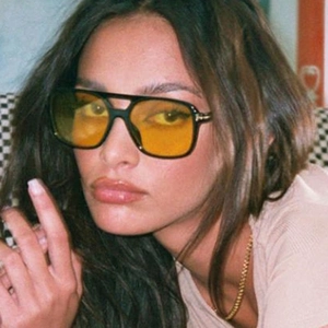 Retro pilot sunglasses with square black frame, yellow lenses and durable metal hinges