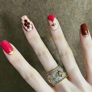 Press On Nails Short Square Dark Red Berry White Honeycomb Pattern Elegant Glossy Removable Artificial Fingernails