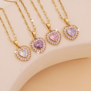 Collane con ciondolo a cuore dorato e pietre di zircone in vari colori per donna