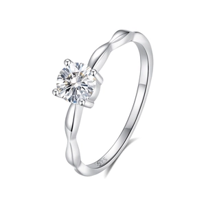 Klassischer S925 Sterlingsilber Ring mit Vier-Krallen-Fassung und gedrehtem Moissanit-Band