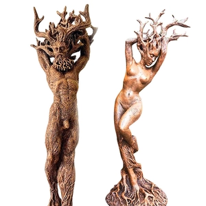 Set di due sculture di spiriti della foresta in resina con venature del legno scuro