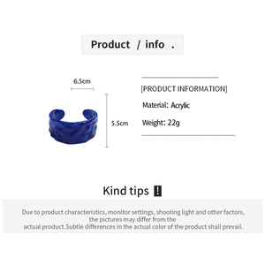Detailed dimension guide for blue acrylic textured geometric open bangle bracelet