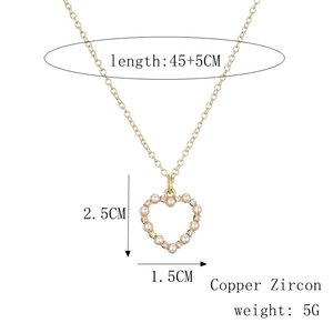 Detail view of heart pendant with pearls and zircon, dimensions 2.5x1.5cm, 45+5cm chain