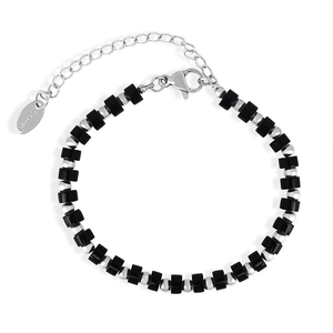 Bracciale di perline in acciaio al titanio con pietre nere quadrate e perle d'argento