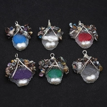 Détails de six pendentifs faits main en fil de fer avec perles et amas de cristaux