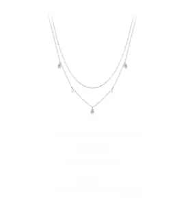 Vue détaillée du collier double rang en argent S925 avec pendentifs goutte en moissanite