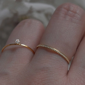 Anelli minimalisti in argento 925 placcati oro 18k con pavé di zirconi scintillanti