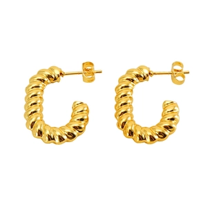Elegant gold twisted rope C-shaped hoop earrings made of minimalist stainless steel