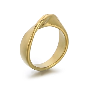 Minimalist irregular twisted 18K gold plated stainless steel ring with fluid lines