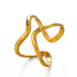 Double layered wavy stainless steel ring in gold with hammered textured finish