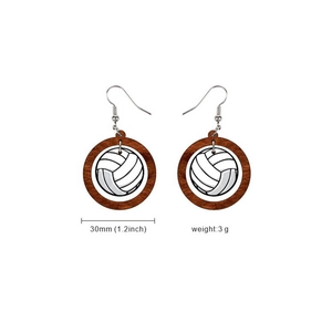 Detailansicht der Volleyball-Ohrringe aus Holz mit Maßen von 30mm Durchmesser und 3g Gewicht