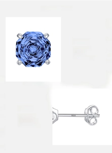 Dettaglio dell'orecchino in argento S925 con marchio e zircone blu ottagonale