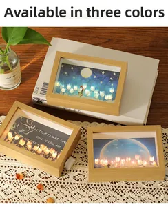 Tre varianti di cornici notturne a LED con tulipani in legno con luce calda decorativa