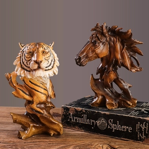 Hars tijger en paard buste sculpturen met handgeschilderde houtnerf afwerking op hout