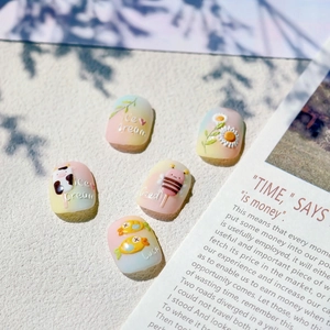 Kit d'ongles 3D en relief avec motifs de dessins animés mignons tons macarons