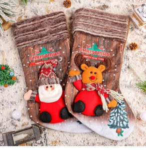 Détails de chaussettes de Noël avec Père Noël 3D et renne pour décoration de cheminée