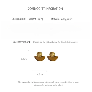Detailed chart showing bohemian resin fan earrings with 3.7cm height and 4.5cm width specs