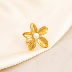 18K gold plated stainless steel ring featuring a clover flower with white pearl inlay