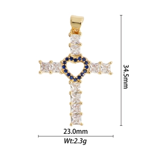 Vue détaillée du pendentif croix en zircon avec dimensions 34,5 mm sur 23,0 mm