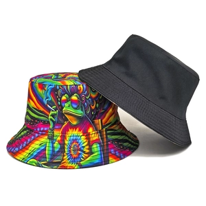 Colorful frog print tie-dye bucket hat and basic black sun hat set for outdoor fashion
