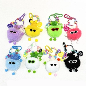 Lot de porte-clés monstres en peluche colorés avec mini lunettes de soleil pour sacs
