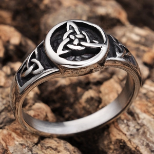 Vintage Viking Celtic Triquetra ring with silver finish and antique oxidization style