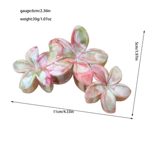 Detailed view of flower hair claw clip with measurements 11cm length and 30g weight
