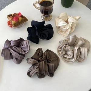 Elegant Large Satin Scrunchie Ruffle Lettuce Trim Satin Texture Elastic Hair Tie French Vintage Ponytail Holder For Women
