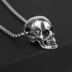 Gothic skull pendant necklace in silver stainless steel with box chain for men