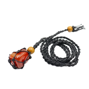 Collana a rete fatta a mano con ciondolo in pietra di agata rossa naturale irregolare