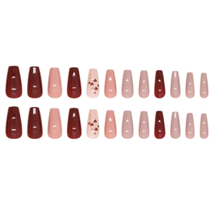 Lot de 24 faux ongles cercueil bordeaux et roses avec motifs de cœurs
